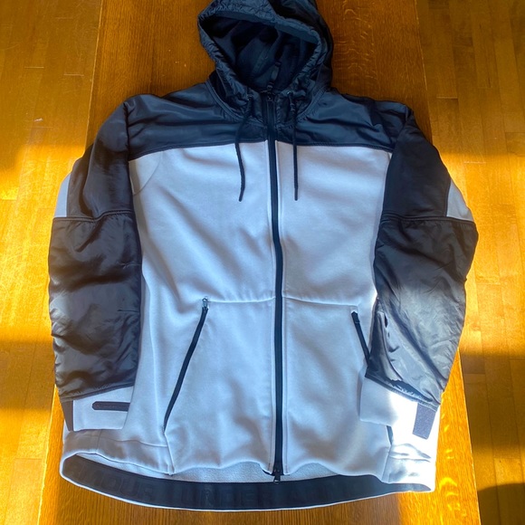 Under armour jacket - Picture 1 of 2